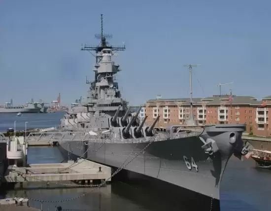 USS Wisconsin in Norfolk Harbour 